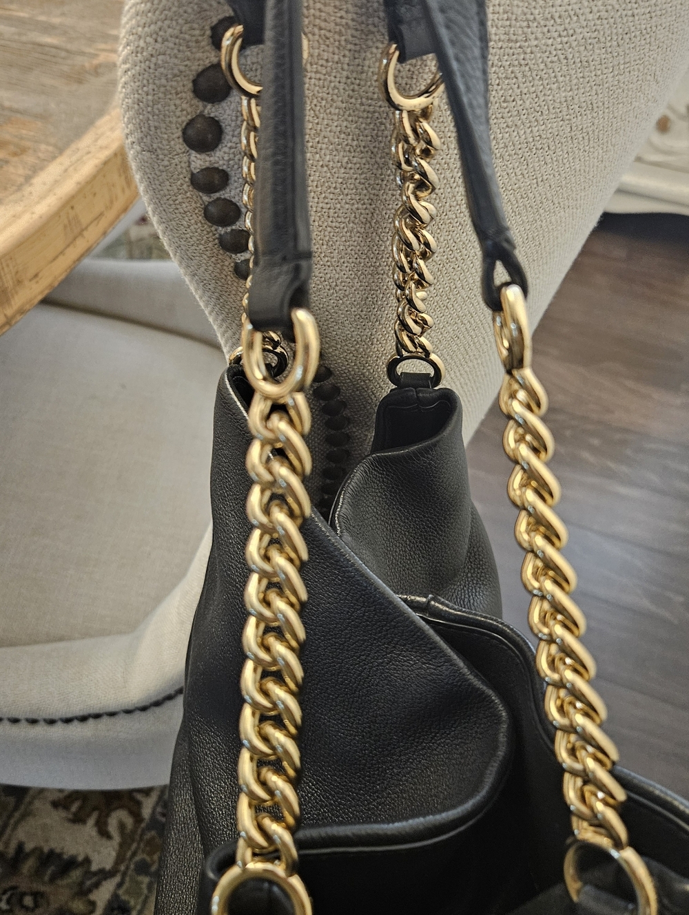 Coach Black Pebbled Leather Shoulder Bag with Gold Chain - Picture 2 of 10